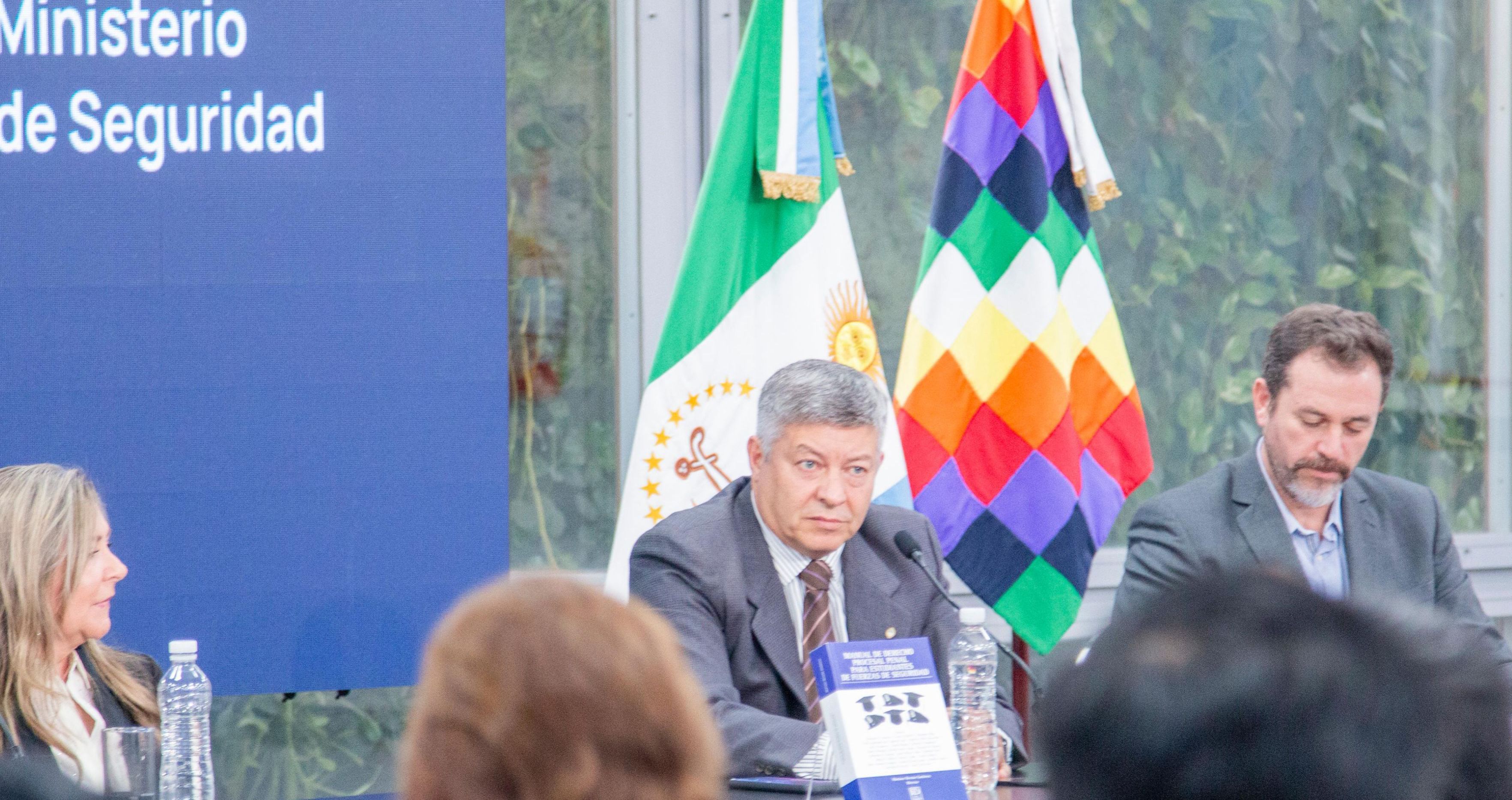 EL GOBIERNO DEL CHACO CONTINÚA CAPACITANDO A LAS FUERZAS DE SEGURIDAD