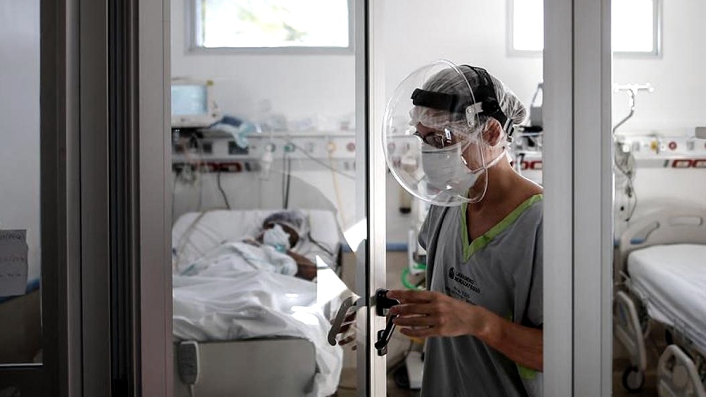 Enfermería: exponen su vida contra la pandemia pero tienen dos trabajos para llegar a la canasta básica