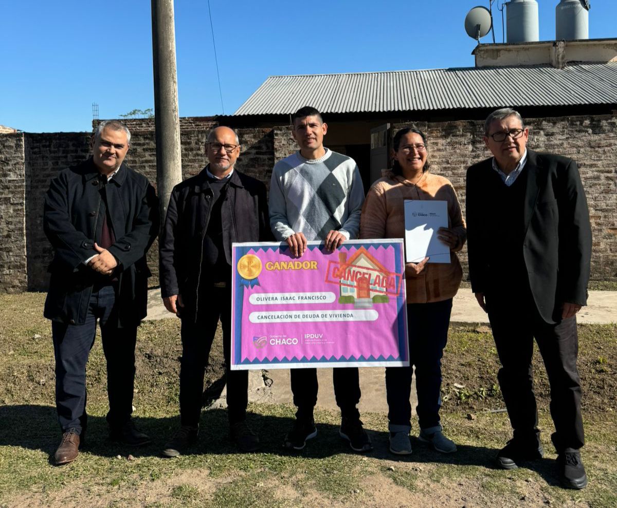 EL GOBIERNO PROVINCIAL ENTREGÓ EL PREMIO DE CONDONACIÓN DE DEUDA A ISAAC OLIVERA, DE FONTANA