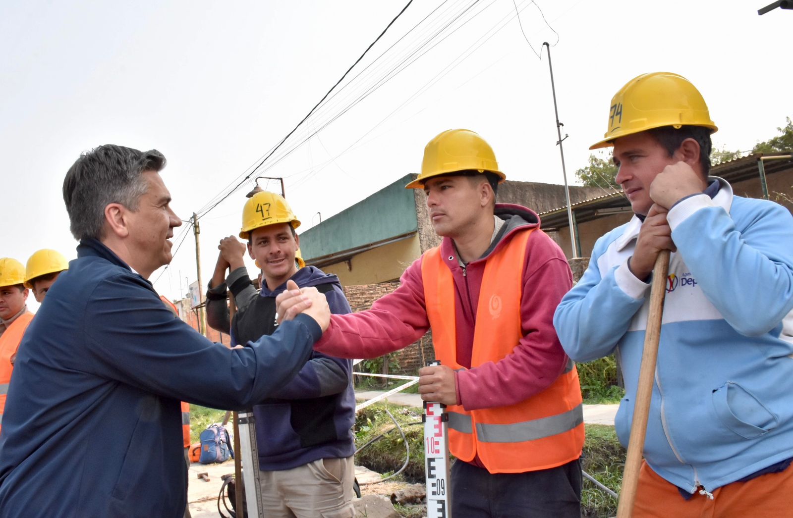 SE REACTIVÓ LA OBRA DE PAVIMENTACIÓN DE LA AVENIDA EDISON: “TRABAJAMOS PARA QUE LOS VECINOS TENGAN POSIBILIDADES DE DESARROLLO”, DIJO EL GOBERNADOR