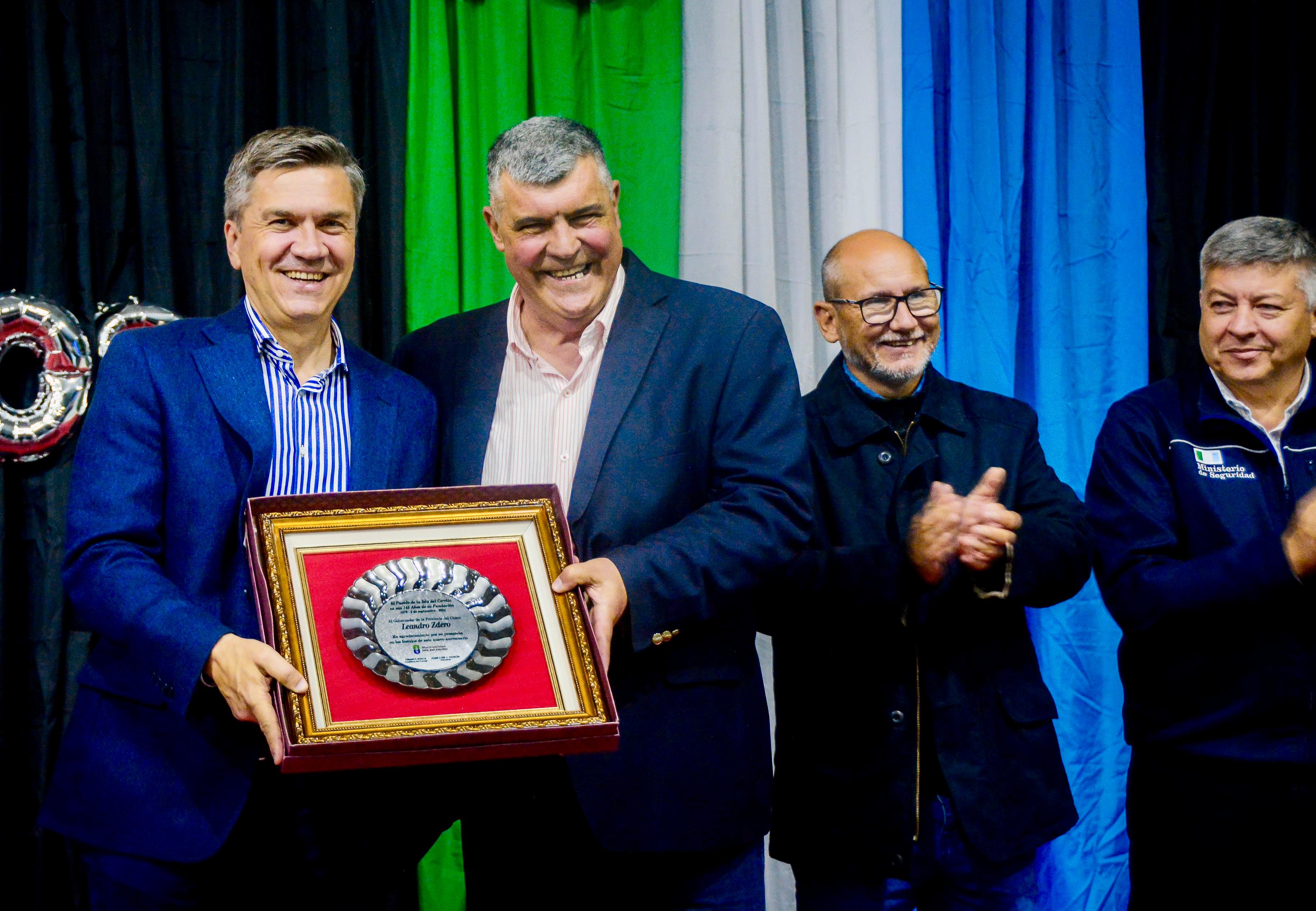 ISLA DEL CERRITO: EL GOBERNADOR ZDERO ACOMPAÑÓ EL 148° ANIVERSARIO