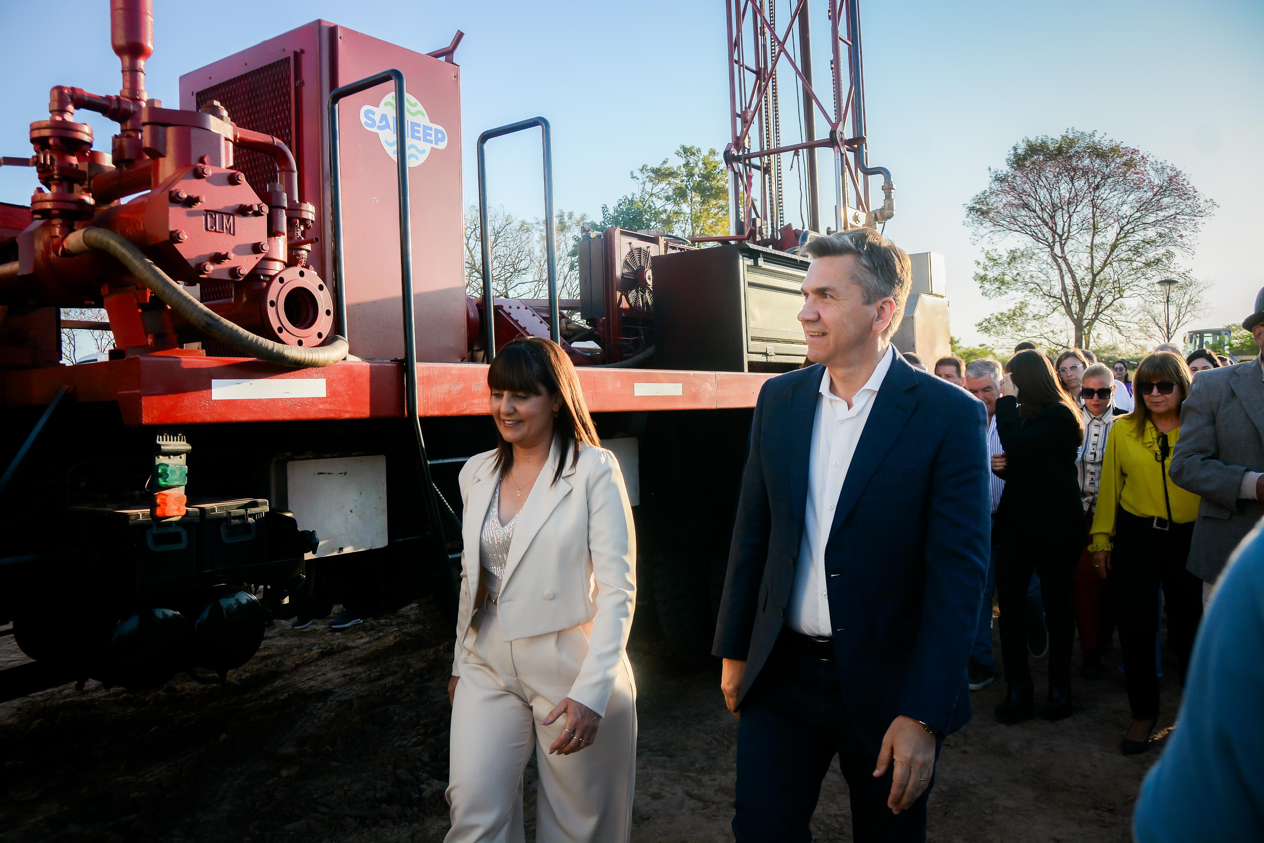 MÚLTIPLES OBRAS  PARA PAMPA ALMIRÓN: EL GOBERNADOR ZDERO INAUGURÓ UNA UPI, UNA PLANTA DE AGUA  POTABLE Y EL PASEO DEL BUEN TRATO AL ADULTO MAYOR