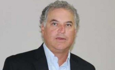 Domínguez quiere que Capitanich prohíba que se candidateen parientes