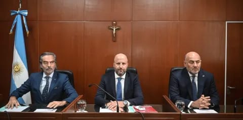 🏛️ JUSTICIA AVANZA CON EL DECOMISO DE BIENES DE CRISTINA Y BÁEZ EN CAUSA VIALIDAD