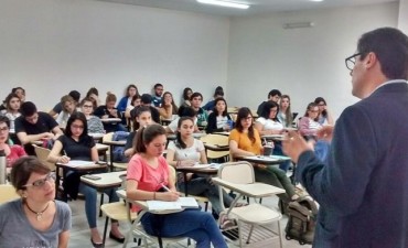 RAÚL ALFONSÍN: DEMOCRACIA PARA SIEMPRE.