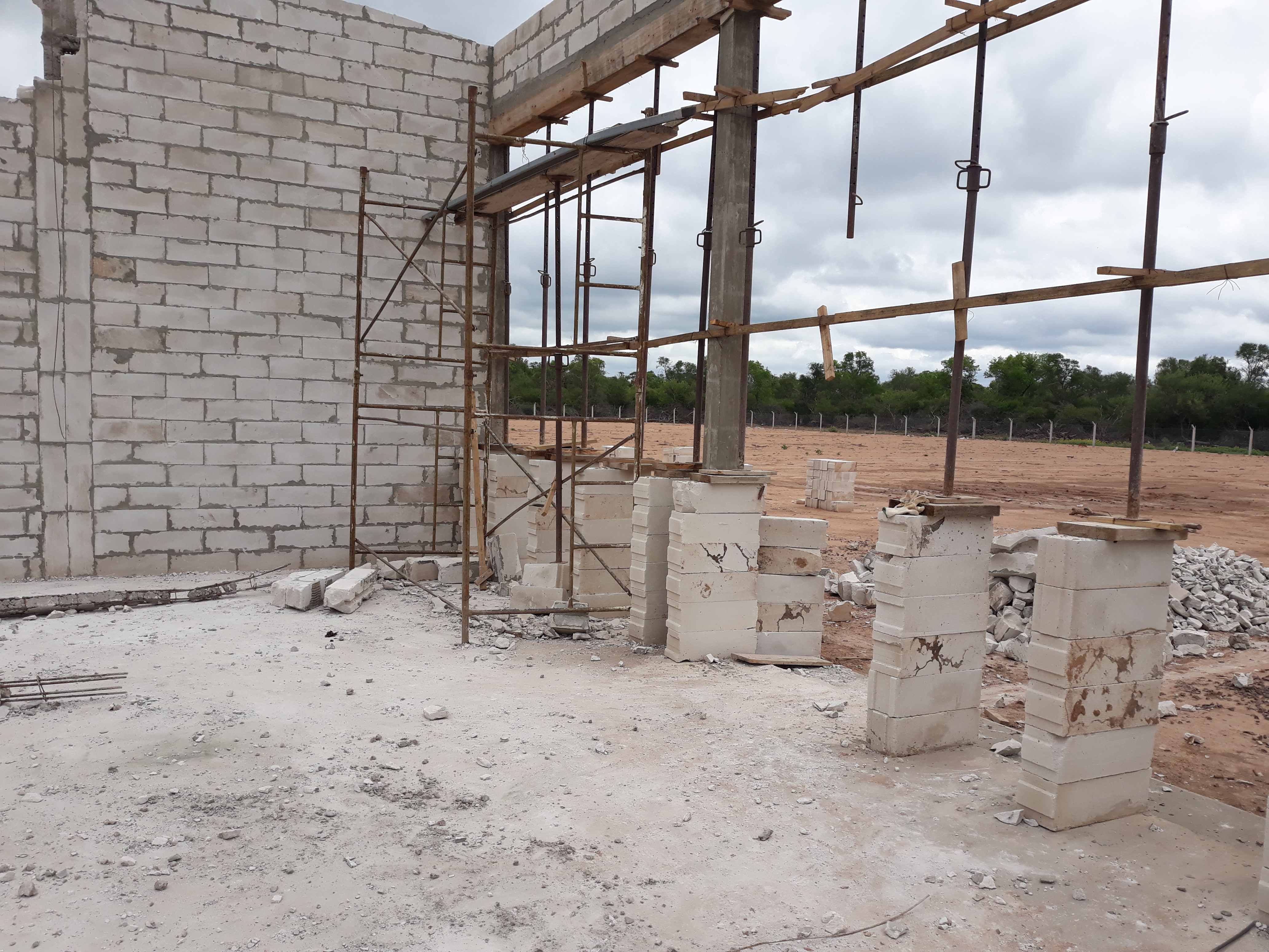 COMANDANCIA FRÍAS “VIENTO DERRUMBA PLANTA DE GENERACIÓN HIBRIDA SOLAR – TÉRMICA”