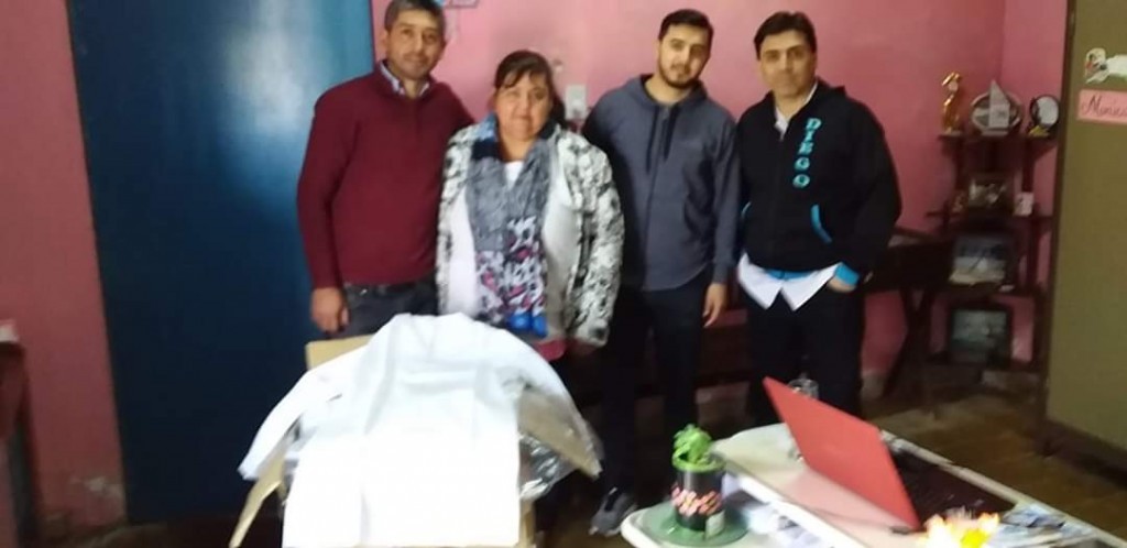 Samuhu: Entrega de Guardapolvos en la EEP N° 74
