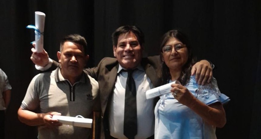 M. N. Pompeya: Vicente González recibió su Certificado como Intendente Electo.