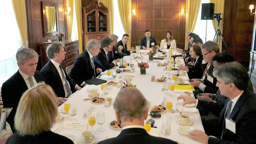 MILEI PRESENTÓ SU PLAN ECONÓMICO ANTE LÍDERES GLOBALES Y PIDIÓ INVERTIR EN ARGENTINA