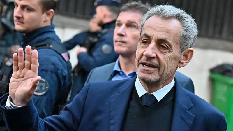TRAS TRES SEMANAS PRESO, LIBERARON AL EXPRESIDENTE FRANCÉS SARKOZY: 