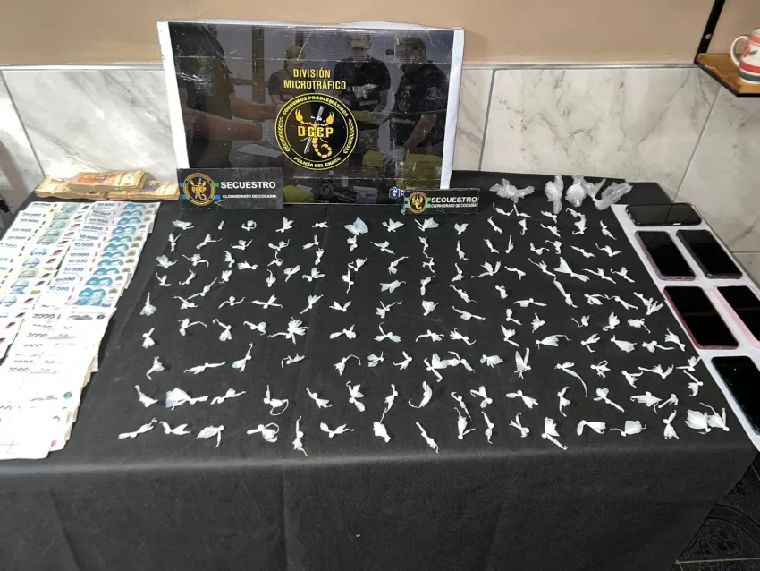 ALLANARON UNA CASA EN RESISTENCIA E INCAUTARON COCAÍNA Y MÁS DE 700 MIL PESOS