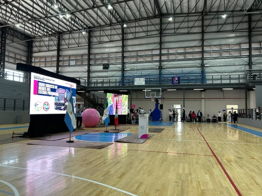 EL GOBIERNO SUBASTA 36 VEHÍCULOS: 