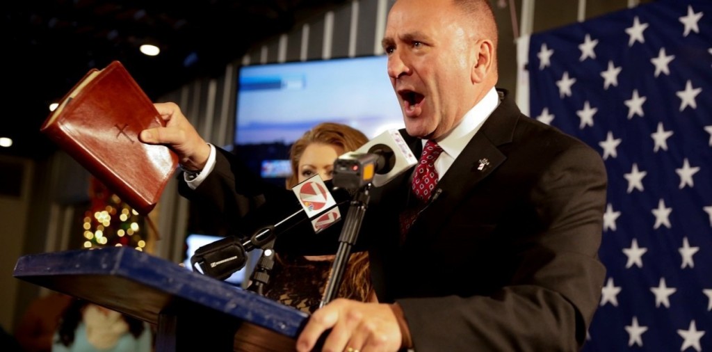 CLAY HIGGINS, THE SOLE VOTE AGAINST THE LAW REQUIRING THE PUBLICATION OF EPSTEIN FILES: WHO HE IS AND WHY HE OBJECTS