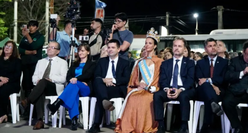 LA VICEGOBERNADORA SCHNEIDER ACOMPAÑÓ LA APERTURA DE LA FIESTA NACIONAL DEL ALGODÓN 2025