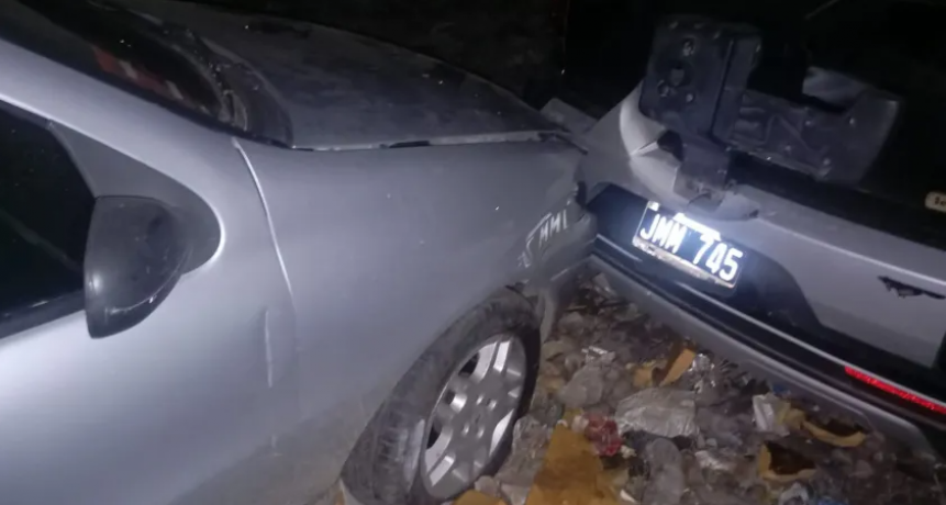 MANEJABA EBRIO, EMBISTIÓ A UN AUTO ESTACIONADO Y QUEDÓ DETENIDO