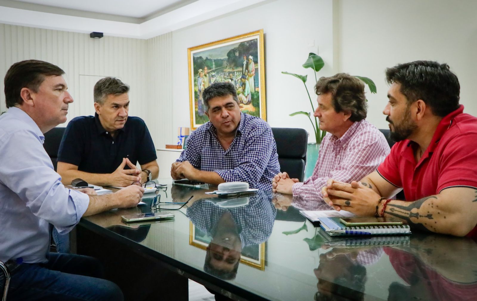 EL GOBERNADOR ZDERO RECIBIÓ AL CONSEJO PROFESIONAL DE CIENCIAS FORESTALES DEL CHACO