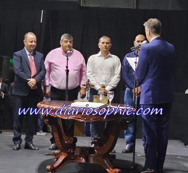 Juramento del Flamante Vocal Raúl Rojas al IIFA.