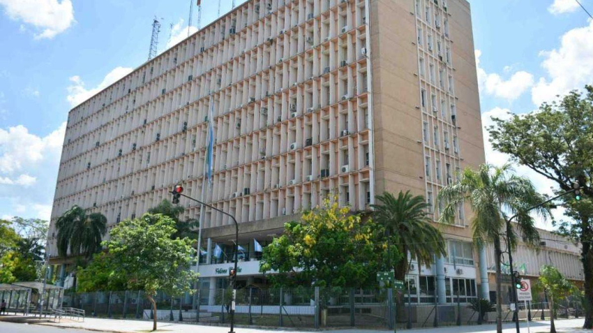 EL GOBERNADOR ZDERO TOMÓ JURAMENTO A SUBSECRETARIOS DEL EJECUTIVO Y LES PIDIÓ TRABAJAR 24.7 PARA RESOLVER LOS PROBLEMAS DEL CHACO