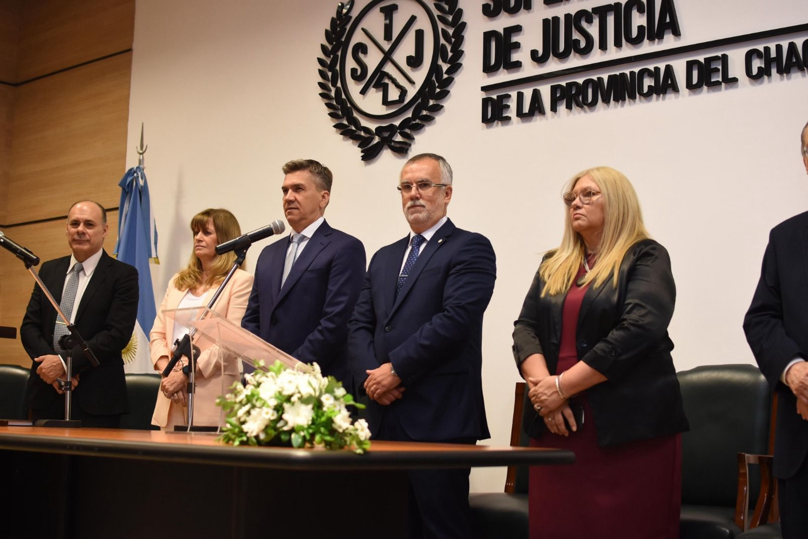 EL GOBERNADOR ZDERO PARTICIPÓ DE LA JURA DE VICTOR DEL RIO COMO PRESIDENTE DEL SUPERIOR TRIBUNAL DE JUSTICIA