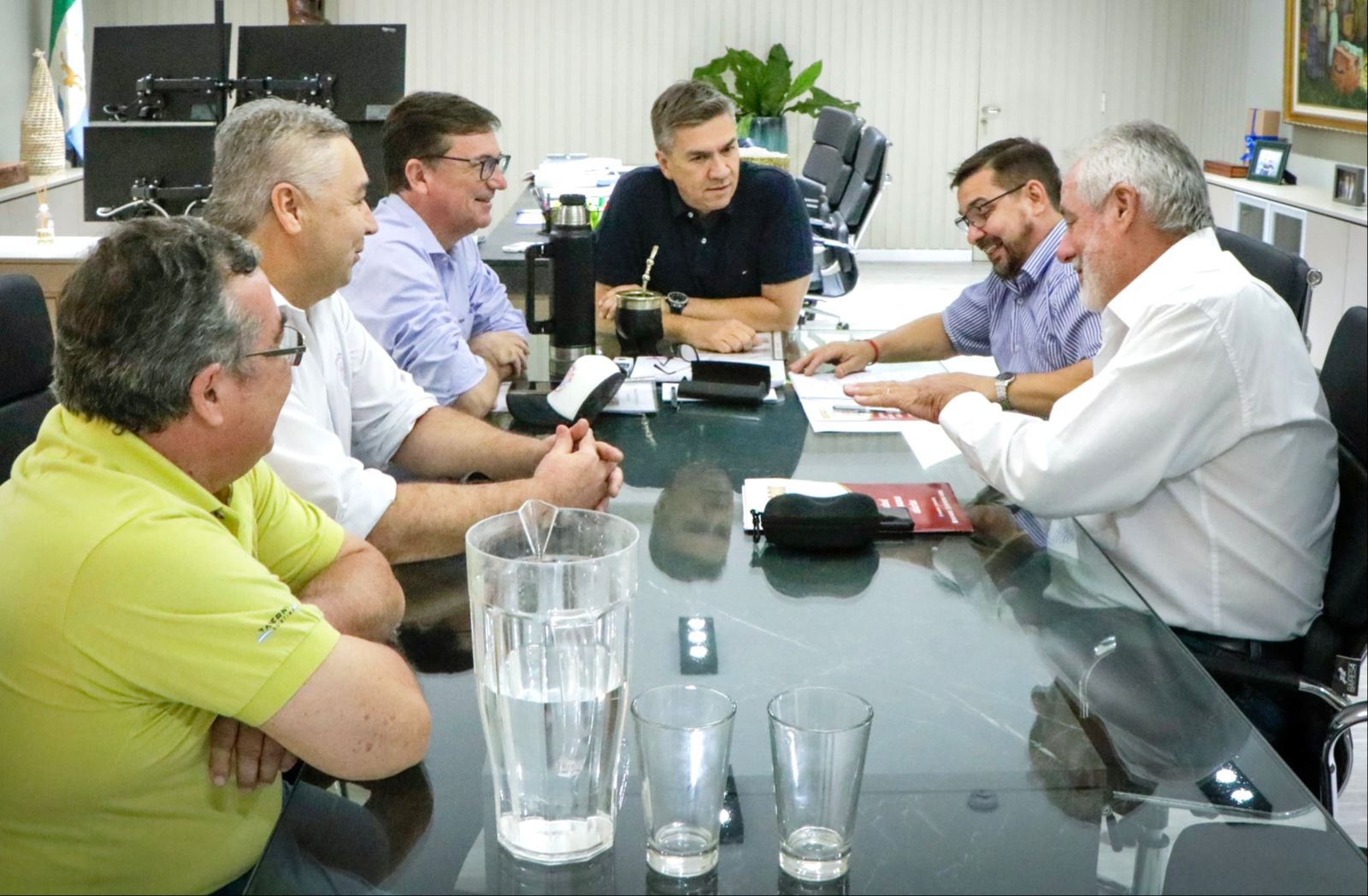 EL GOBERNADOR ZDERO SE REUNIÓ CON AMUDOCH