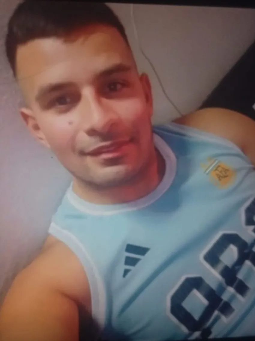 🚨 BUSCAN A UN JOVEN DE 29 AÑOS DESAPARECIDO TRAS SALIR HACIA LA FIESTA DE LA CERVEZA