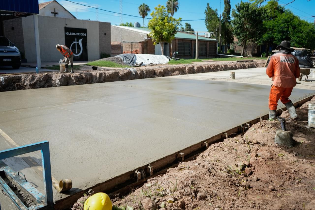 MÁS CONECTIVIDAD Y DESARROLLO: CONTINÚAN LAS OBRAS DE PAVIMENTO EN CAMPO LARGO