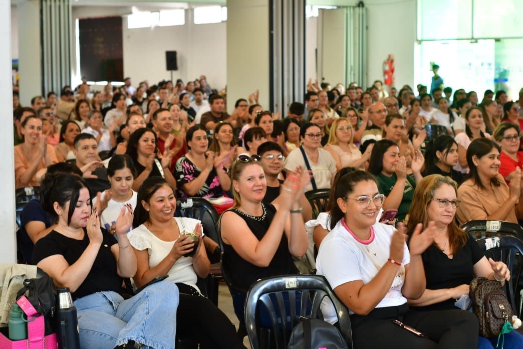 ”TITULARIZAR ES EL SUEÑO DE TODO DOCENTE”: CON ORDEN Y GRAN CONVOCATORIA CONTINÚAN LOS ACTOS DE OFRECIMIENTO DE CARGOS PARA NIVEL PRIMARIO