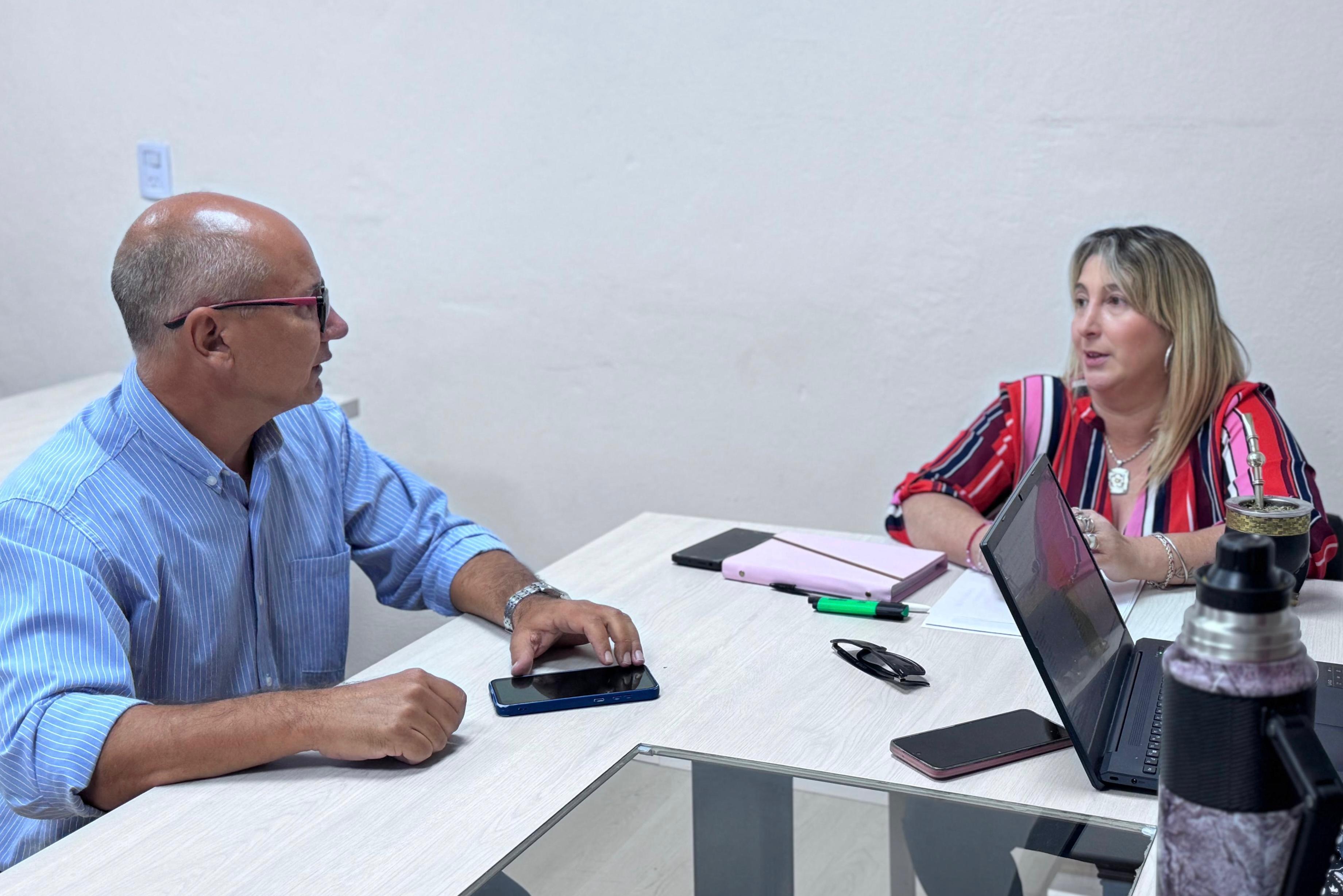 VECINOS DE COLONIA POPULAR ACTUALIZARON SUS DATOS EN UN OPERATIVO DEL IPDUV