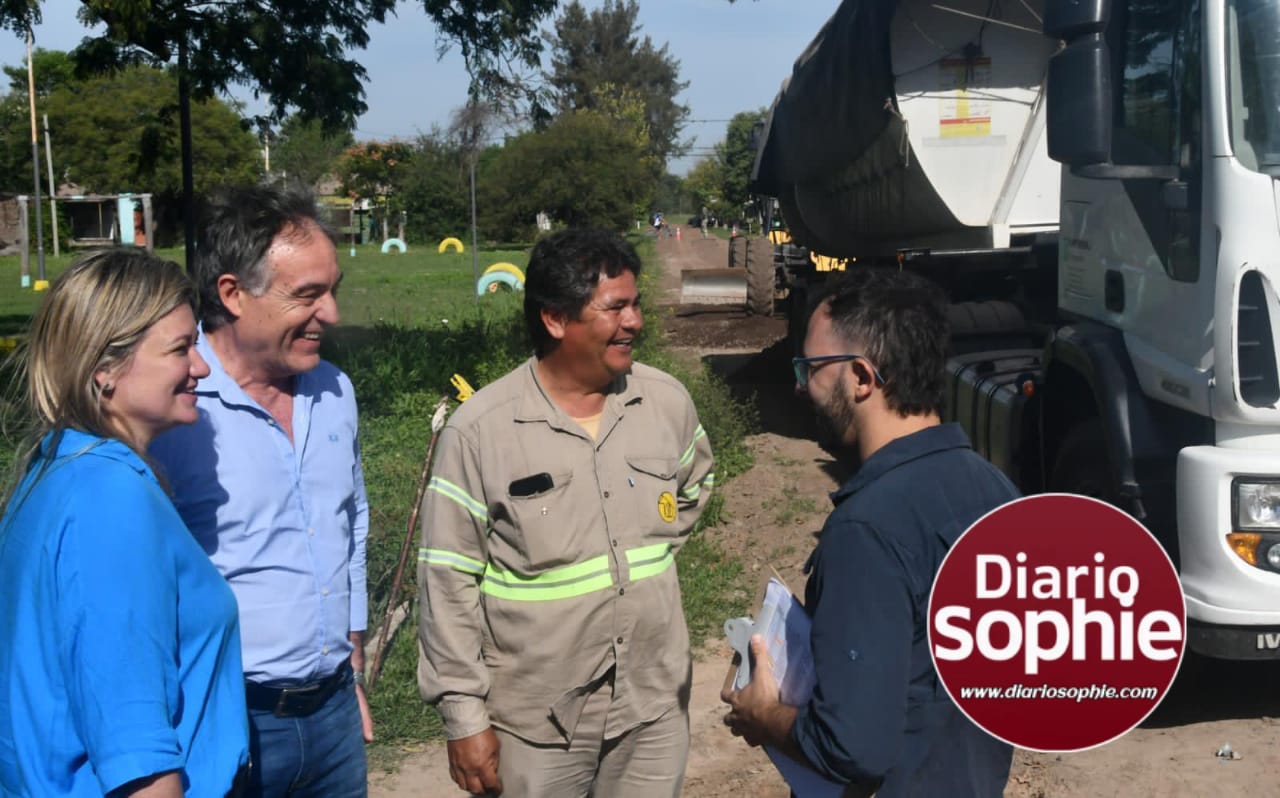 RESISTENCIA: MEIRIÑO CONSTATÓ OBRAS DE RIPIO EN EL BARRIO SAN ANTONIO Y SUPERVISÓ LA LIMPIEZA DE LA LAGUNA EN LA LIGURIA