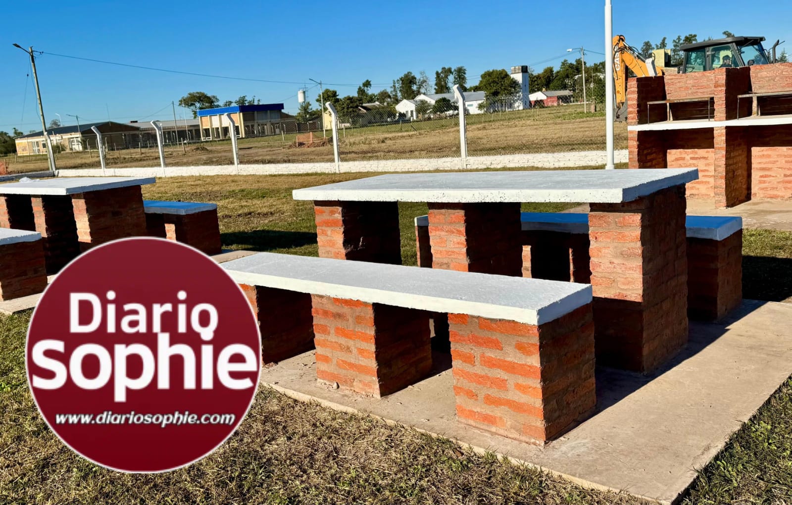 AVANZA EL COMPLEJO RECREATIVO Y DEPORTIVO MUNICIPAL DE LAGUNA BLANCA