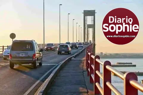 RESCATAN A UNA MUJER QUE INTENTABA ARROJARSE DEL PUENTE CHACO-CORRIENTES.