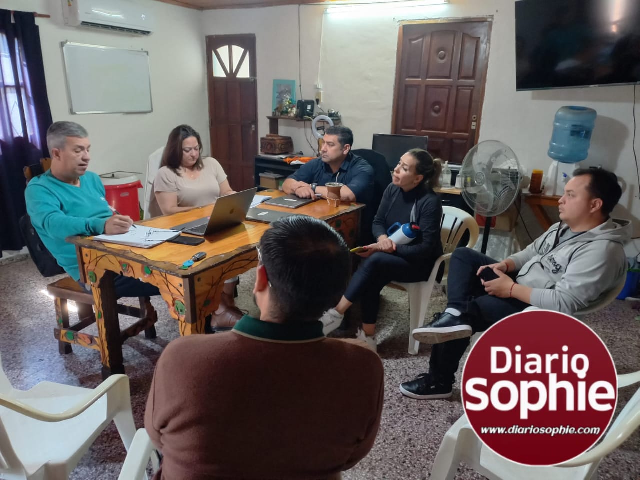 CANDIDATOS DE VAMOS CHACO SE REUNIERON CON LA COMISIÓN DIRECTIVA DEL COLEGIO DE ENFERMERÍA