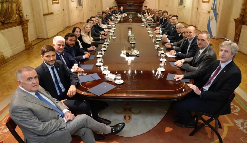 MILEI EVALÚA CAMBIOS EN EL GABINETE Y DEFINE QUIÉN SERÁ SU INTERLOCUTOR CON LOS GOBERNADORES