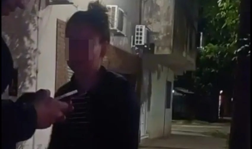 UNA MUJER CON CRISIS NERVIOSA TRAS UN EPISODIO DE VIOLENCIA DE GÉNERO EN RESISTENCIA