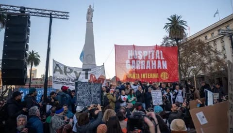 PARO Y MARCHA EN EL HOSPITAL GARRAHAN POR LEYES DE FINANCIAMIENTO.