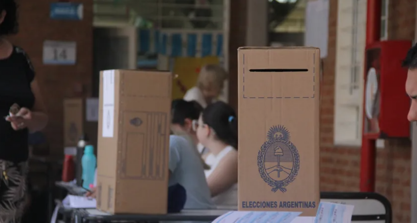 SOLO EL 57,5% DE LOS CHAQUEÑOS FUE A VOTAR: ES LA PARTICIPACIÓN MÁS BAJA DESDE 1983