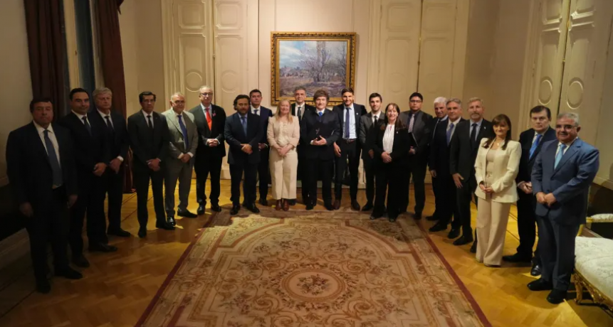 MILEI REUNIÓ A 20 GOBERNADORES Y PROMETIÓ 