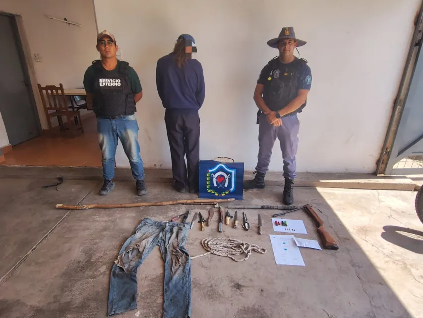 CAYÓ UN CASERO ACUSADO DE ABIGEATO: INCAUTARON ARMAS Y COCAÍNA EN PAMPA NAPENAY