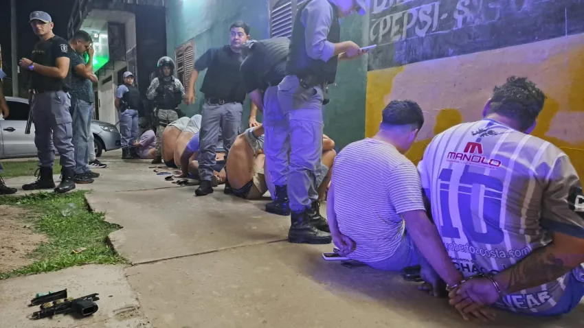 VIOLENTA PELEA EN VILLA ALVEAR: DOS FACCIONES DE LA HINCHADA DESATARON EL CAOS