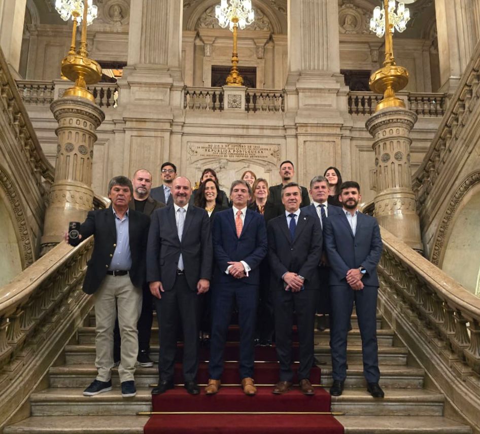 PORTUGAL: EL GOBERNADOR ZDERO FORTALECIÓ LAZOS INSTITUCIONALES EN LISBOA JUNTO AL NORTE GRANDE