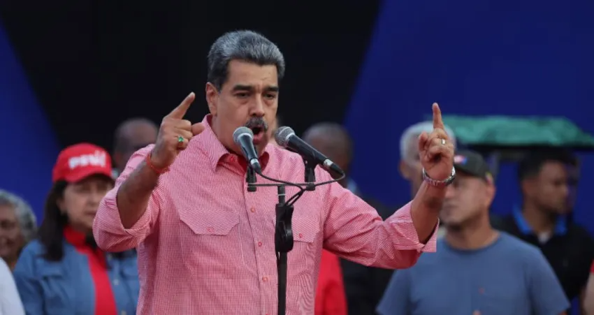MADURO CANTÓ 