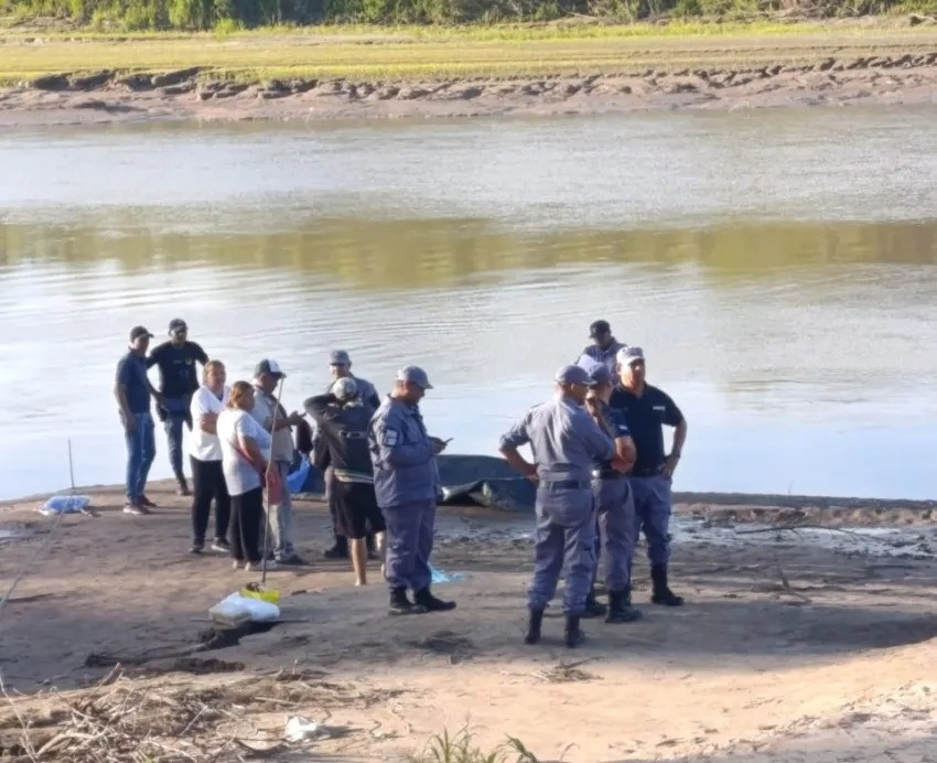HALLARON MUERTOS A LOS DOS ADOLESCENTES ARRASTRADOS POR LA CORRENTADA EN EL RÍO BERMEJO