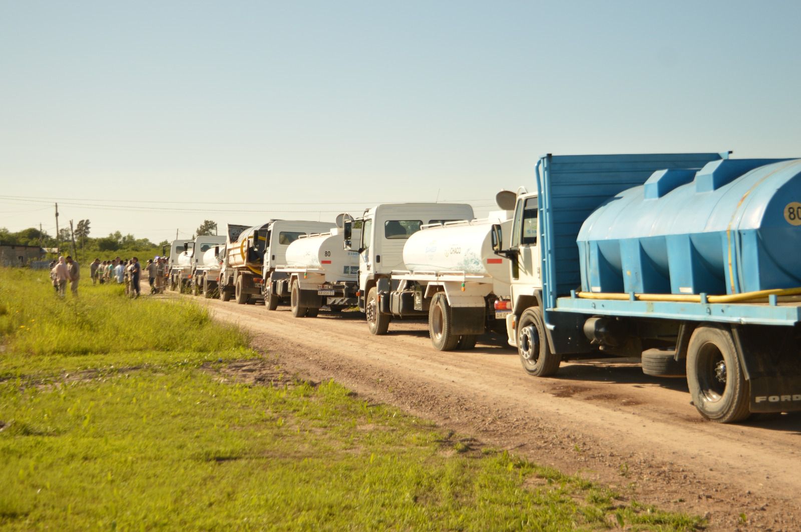SAMEEP ASISTIÓ CON AGUA POTABLE A MÁS DE 400 FAMILIAS EN LA CHACRA 215