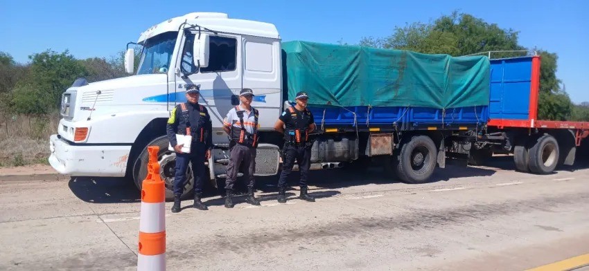 INCAUTAN UN CAMIÓN CON PEDIDO DE SECUESTRO ACTIVO POR HURTO AGRAVADO EN LA RUTA 16