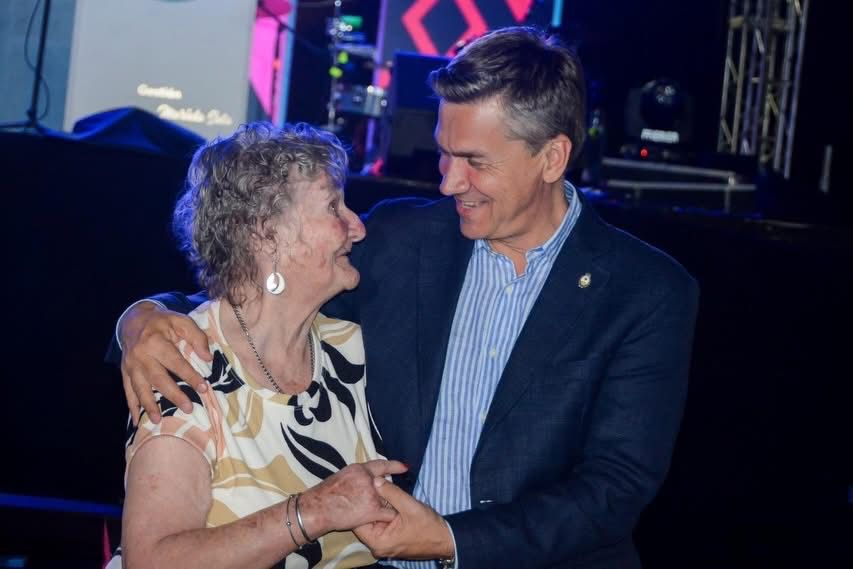 🎊 EL GOBERNADOR ZDERO ENCABEZÓ EL 138° ANIVERSARIO DE COLONIA POPULAR