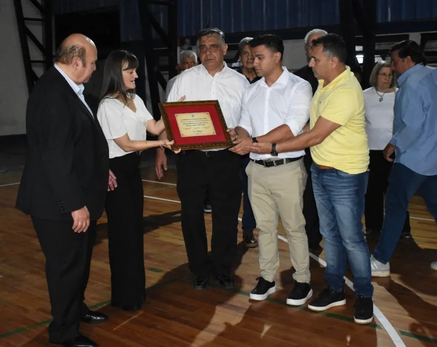 SCHNEIDER ACOMPAÑÓ AL CLUB ATLÉTICO CENTRAL NORTE EN EL ACTO CAMINO A SUS 100 AÑOS