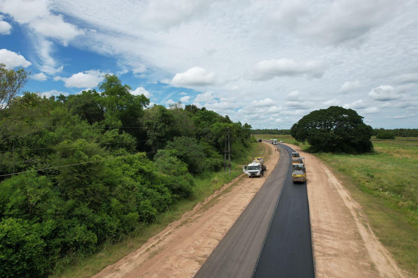 AVANZAN LAS OBRAS EN LA RUTA PROVINCIAL  N° 30 QUE UNIRÁ COLONIAS UNIDAS, CIERVO PETISO Y LAGUNA LIMPIA