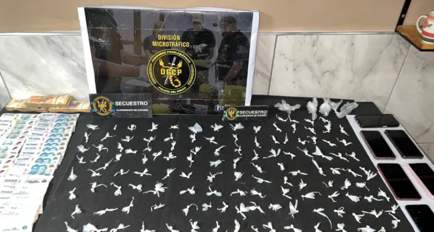 ALLANARON UNA CASA EN RESISTENCIA E INCAUTARON COCAÍNA Y MÁS DE 700 MIL PESOS