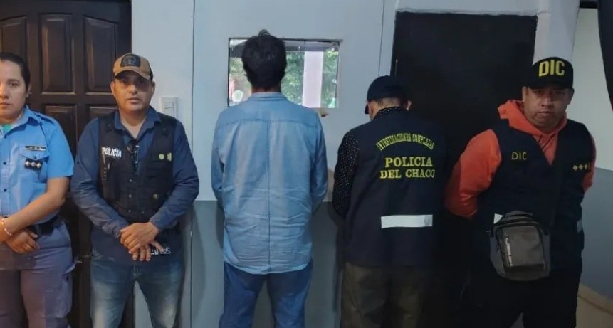 ARMAS, ROPA CON PRESUNTAS MANCHAS DE SANGRE Y UN DETENIDO EN ALLANAMIENTO POR CRIMEN EN NAPENAY