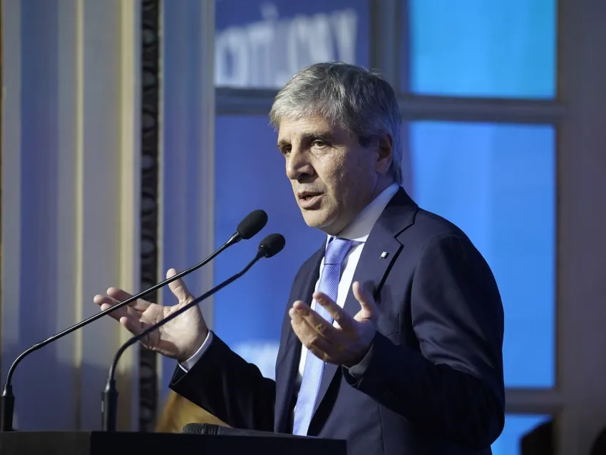 GOBIERNO APUNTA A RECAUDAR HASTA US$ 1500 MILLONES CON EL NUEVO BONO EN DÓLARES